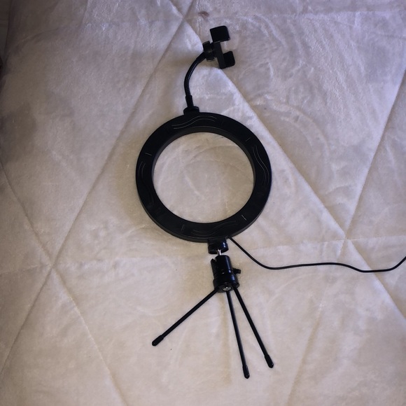 8 inch Ring Light with stand - Picture 3 of 9